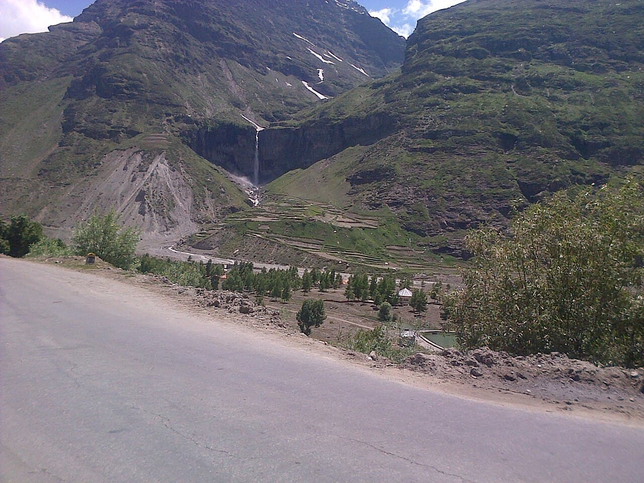 Riva Waterfall, Ashwani Khad